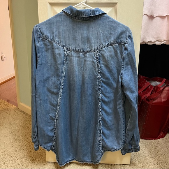 Cloth & Stone Chambray Shirt - Picture 7 of 8